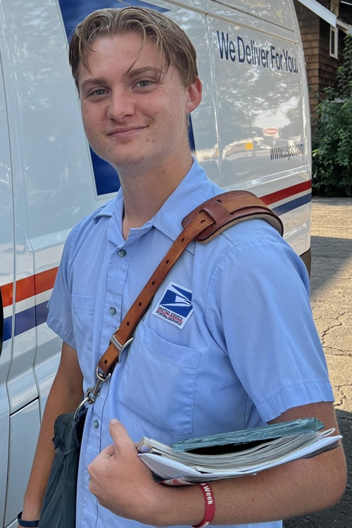 USPS Hero: Letter Carrier Responds to a Cry for Help